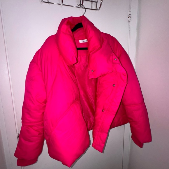 Oversized fluorescent pink puffy jacket 🤍 - Picture 3 of 3